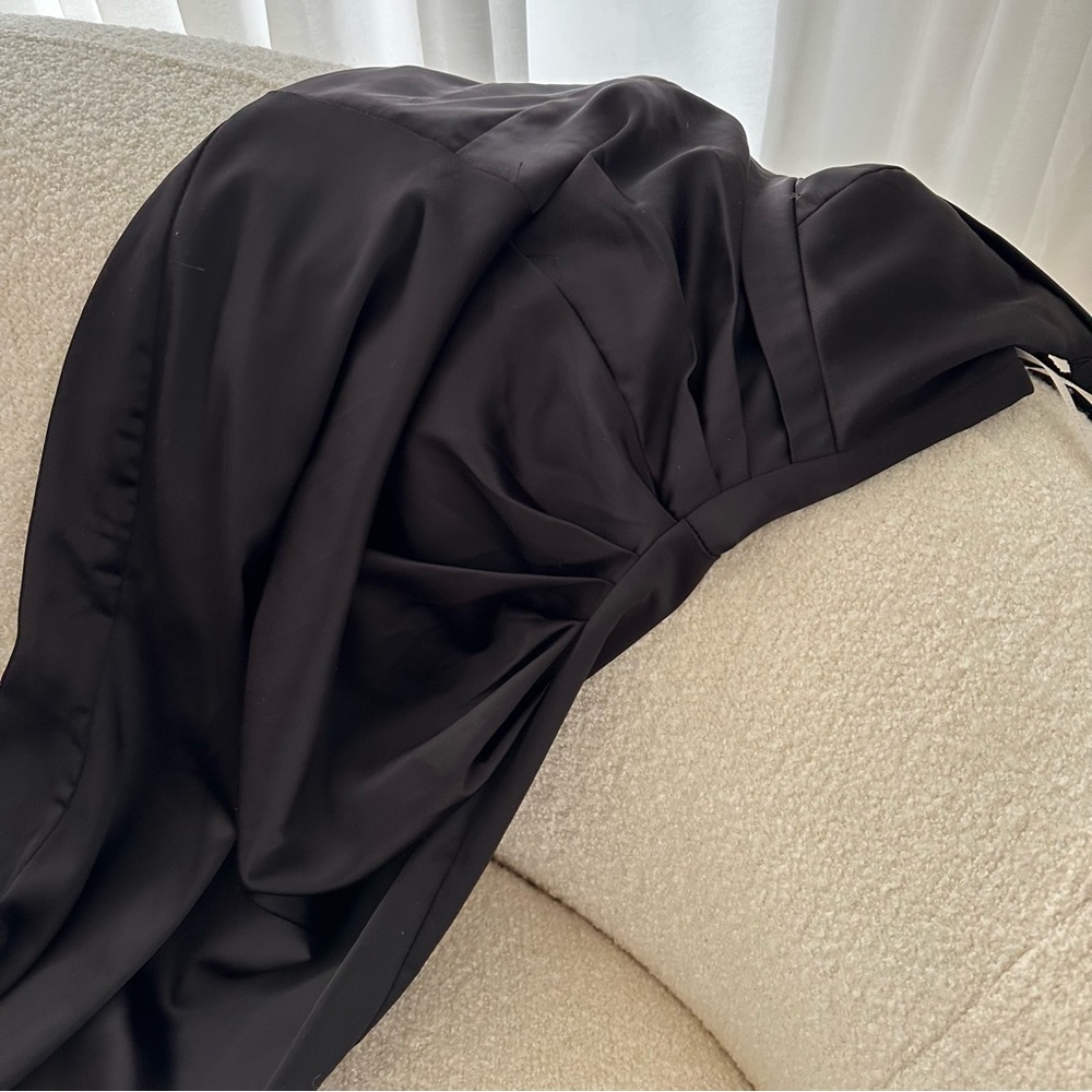 David's Bridal Satin Off-the-Shoulder Mermaid Bridesmaid Black Size 2 - Picture 9 of 10
